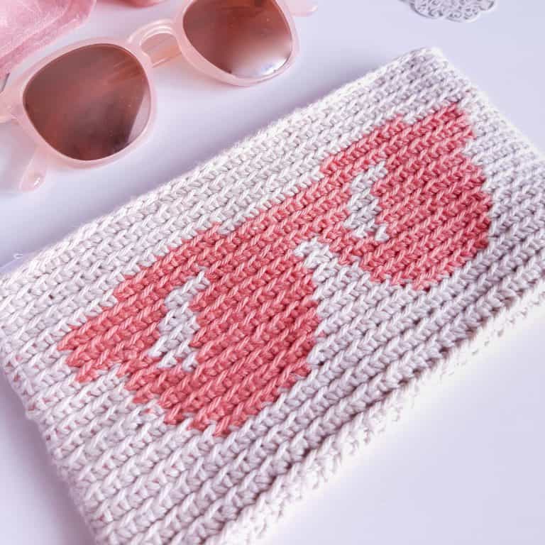 Crochet Sunglasses Case with glasses