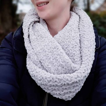 Chunky Crochet Infinity Scarf